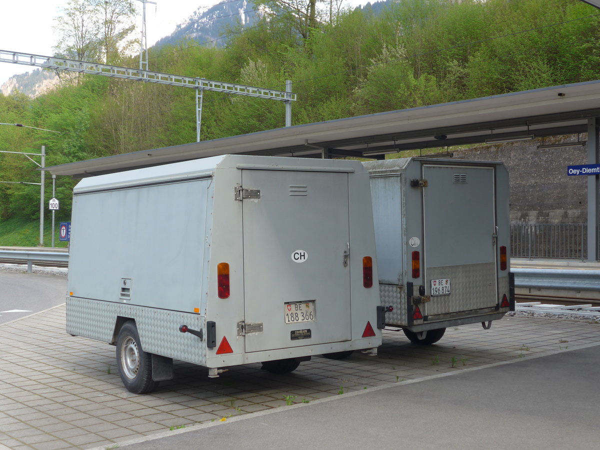 (170'379) - Spring, Schwenden - BE 188'366 - Zbinden Gepckanhnger am 7. Mai 2016 beim Bahnhof Oey-Diemtigen