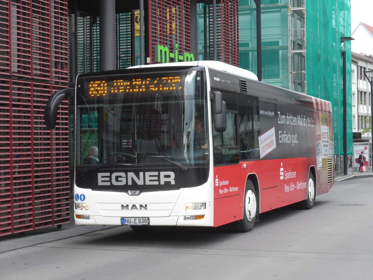 (171'052) - Egner, Neu-Ulm - NU-E 838 - MAN am 19. Mai 2016 in Ulm, Rathaus Ulm