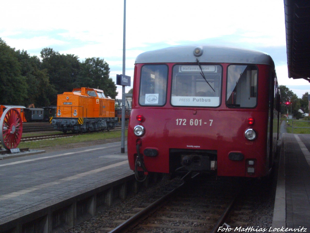 172 001 und 172 601  und 111 038-6 (MTEG 293 022-0) im Bahnhof Putbus am 13.7.14