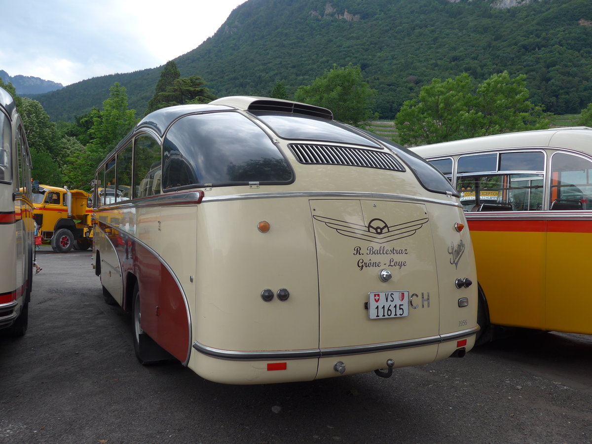 (172'101) - Ballestraz, Grne - VS 11'615 - Saurer/Saurer (ex Girardet, Yverdon) am 25. Juni 2016 in Aigle, Saurertreffen