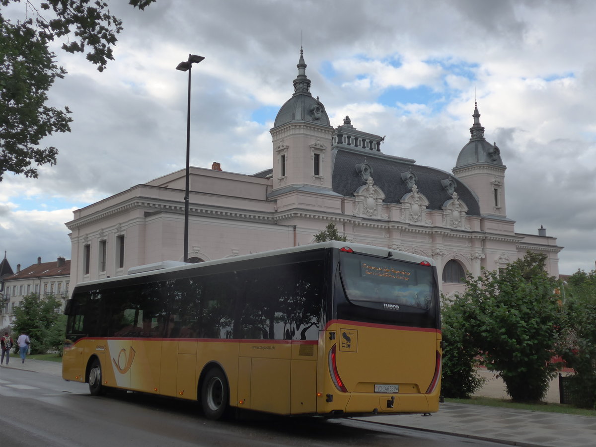 (172'877) - CarPostal Ouest - VD 146'539 - Iveco am 13. Juli 2016 beim Bahnhof Yverdon