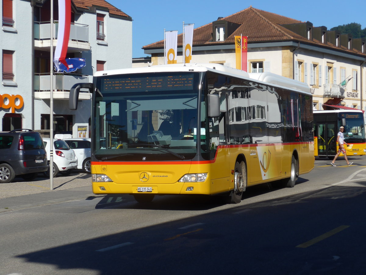 (173'141) - CarPostal Ouest - VD 335'343 - Mercedes am 19. Juli 2016 in Yvonand, Coop