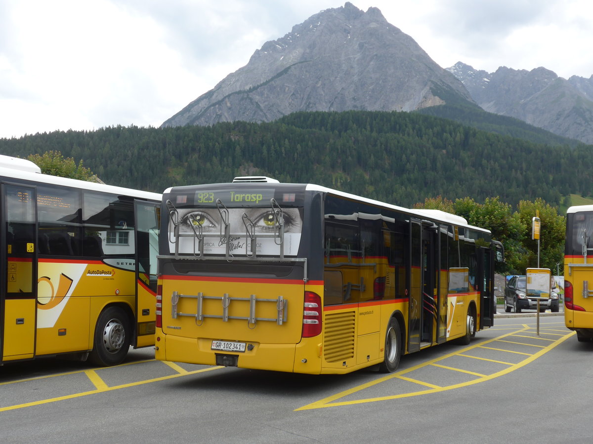 (173'351) - PostAuto Graubnden - GR 102'341 - Mercedes am 24. Juli 2016 beim Bahnhof Scuol-Tarasp