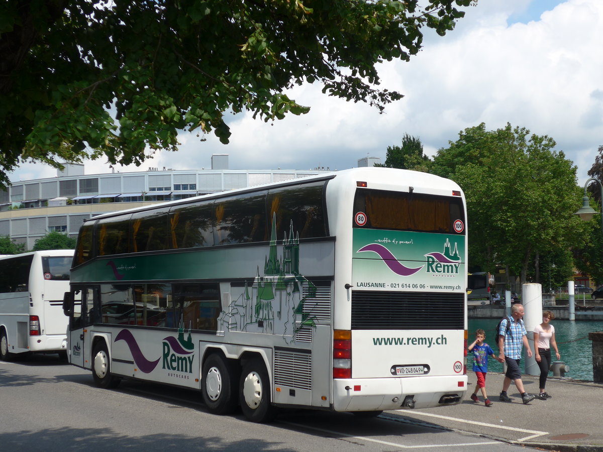 (173'362) - Remy, Lausanne - VD 248'049 - Neoplan am 27. Juli 2016 bei der Schifflndte Thun