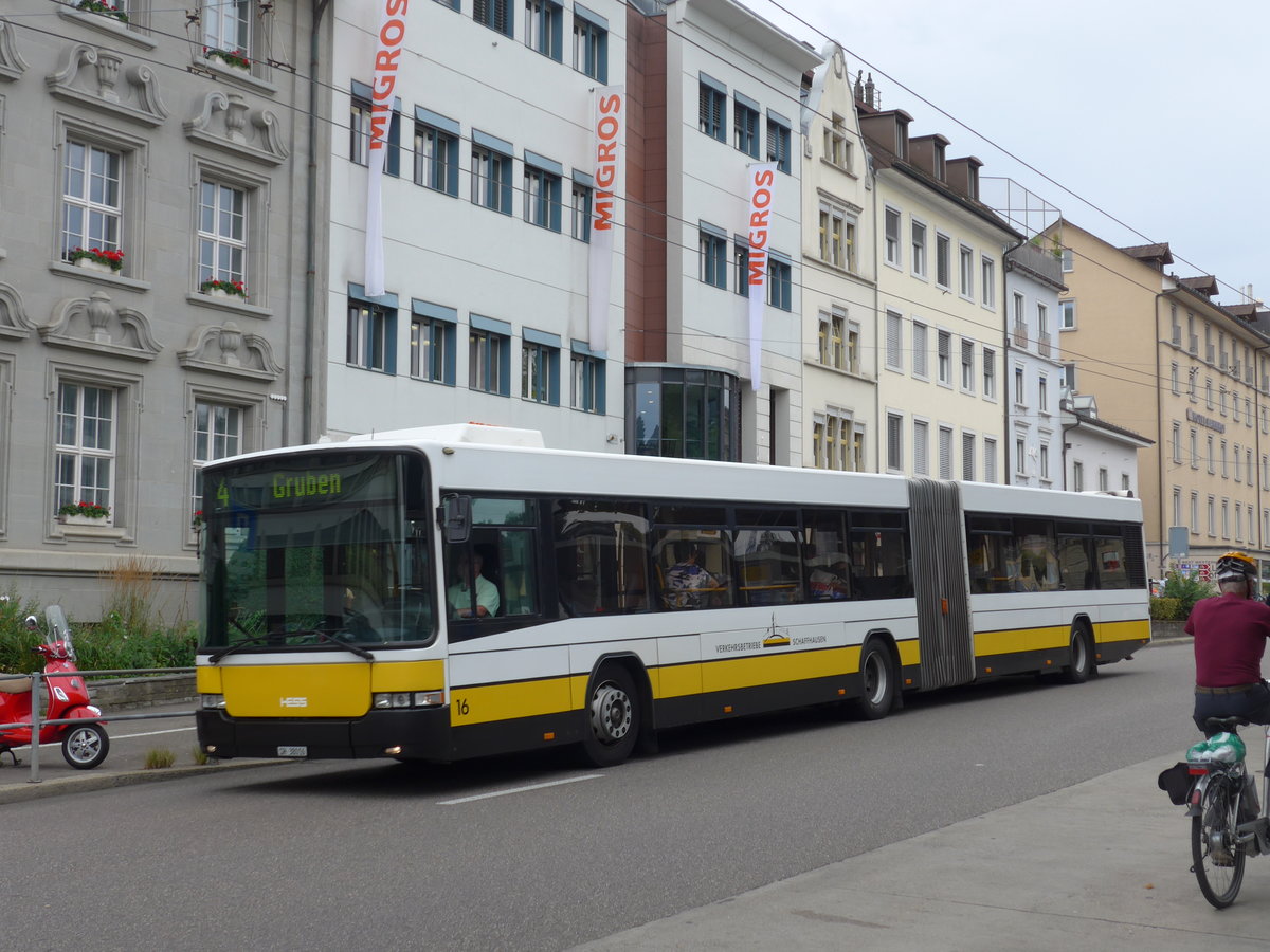 (173'942) - VBSH Schaffhausen - Nr. 16/SH 38'016 - Volvo/Hess am 20. August 2016 beim Bahnhof Schaffhausen