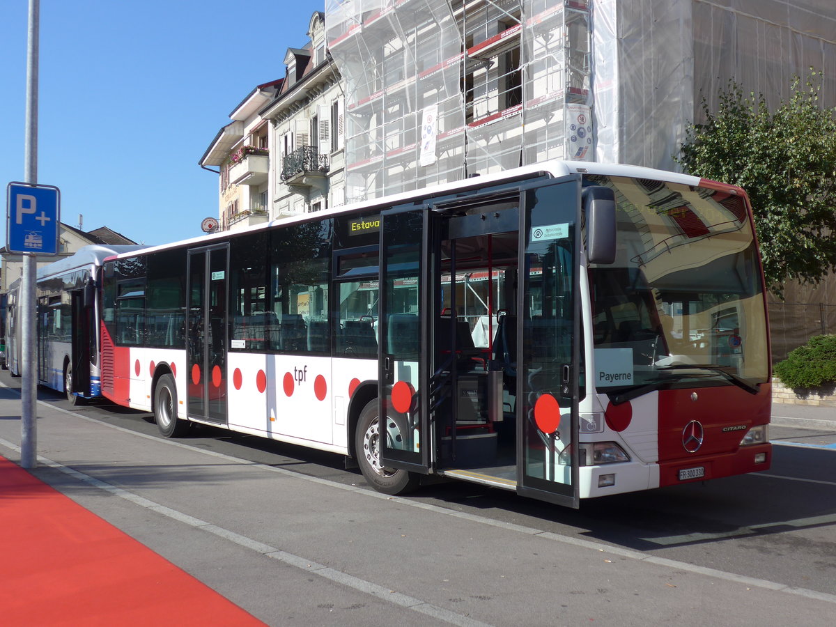 (174'401) - TPF Fribourg - Nr. 58/FR 300'330 - Mercedes am 28. August 2016 beim Bahnhof Payerne