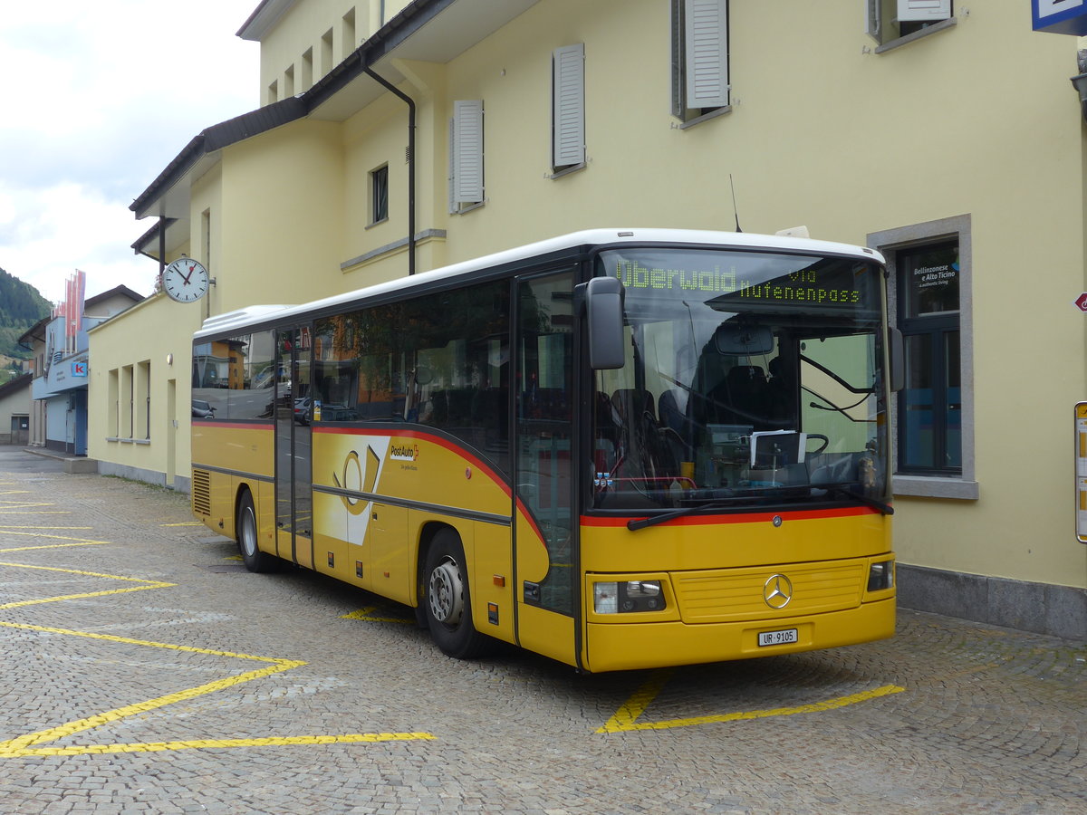 (174'981) - Mattli, Wassen - UR 9105 - Mercedes am 18. September 2016 beim Bahnhof Airolo