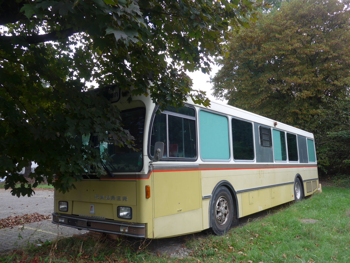 (175'511) - ??? - Saurer/R&J (ex STI Thun Nr. 57) am 7. Oktober 2016 in Delmont, Von Roll