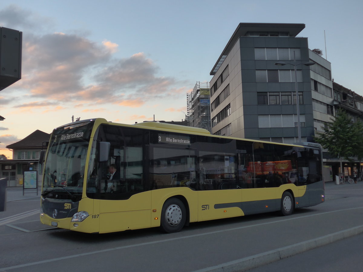 (175'695) - STI Thun - Nr. 187/BE 804'187 - Mercedes am 15. Oktober 2016 beim Bahnhof Thun