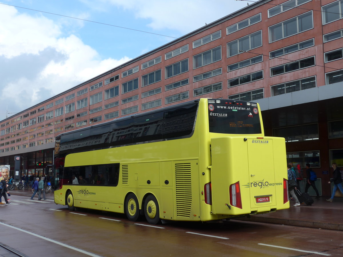 (175'792) - VG Slden - IM OVG 18 - Van Hool am 18. Oktober 2016 beim Bahnhof Innsbruck