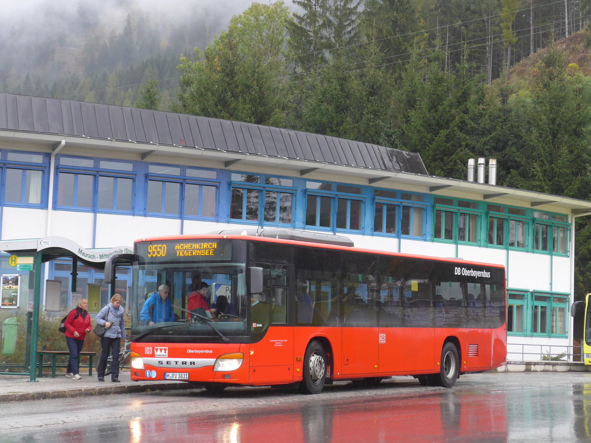 (175'913) - Aus Deutschland: RVO Mnchen - M-RV 3831 - Setra am 19. Oktober 2016 in Maurach, Mittelschule