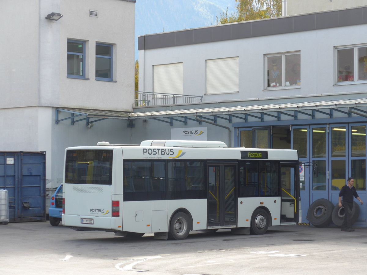 (176'077) - PostBus - PT 12'233 - MAN am 20. Oktober 2016 in Imst, Garage