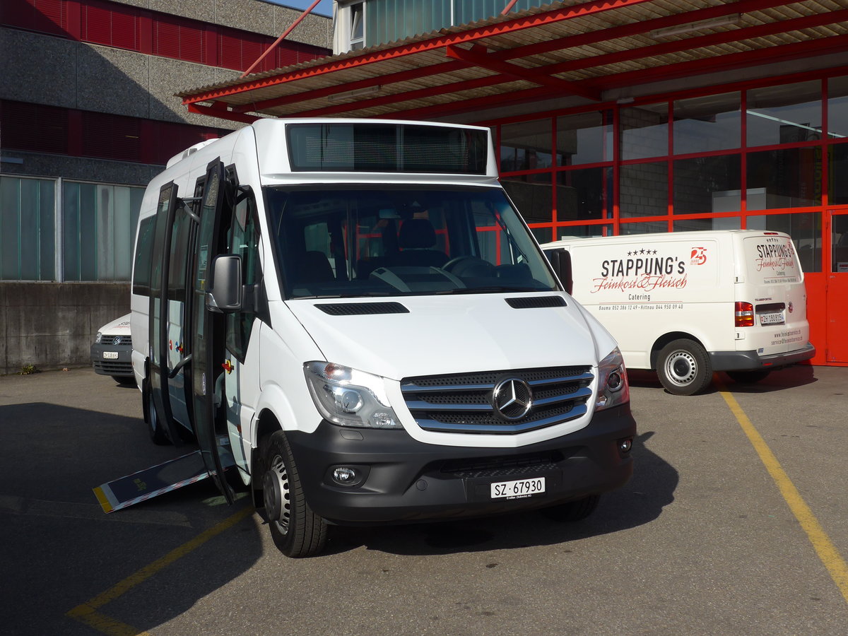 (176'510) - AAGS Schwyz (EvoBus) - Nr. 30/SZ 67'930 - Mercedes am 4. November 2016 in Kloten, EvoBus