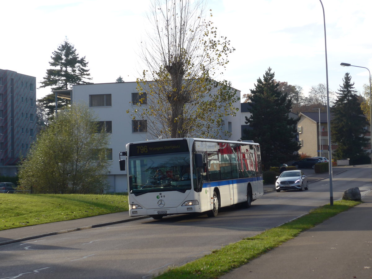 (176'541) - Maag, Kloten - Nr. 41/ZH 458'841 - Mercedes am 4. November 2016 in Bruttisellen, Coca-Cola