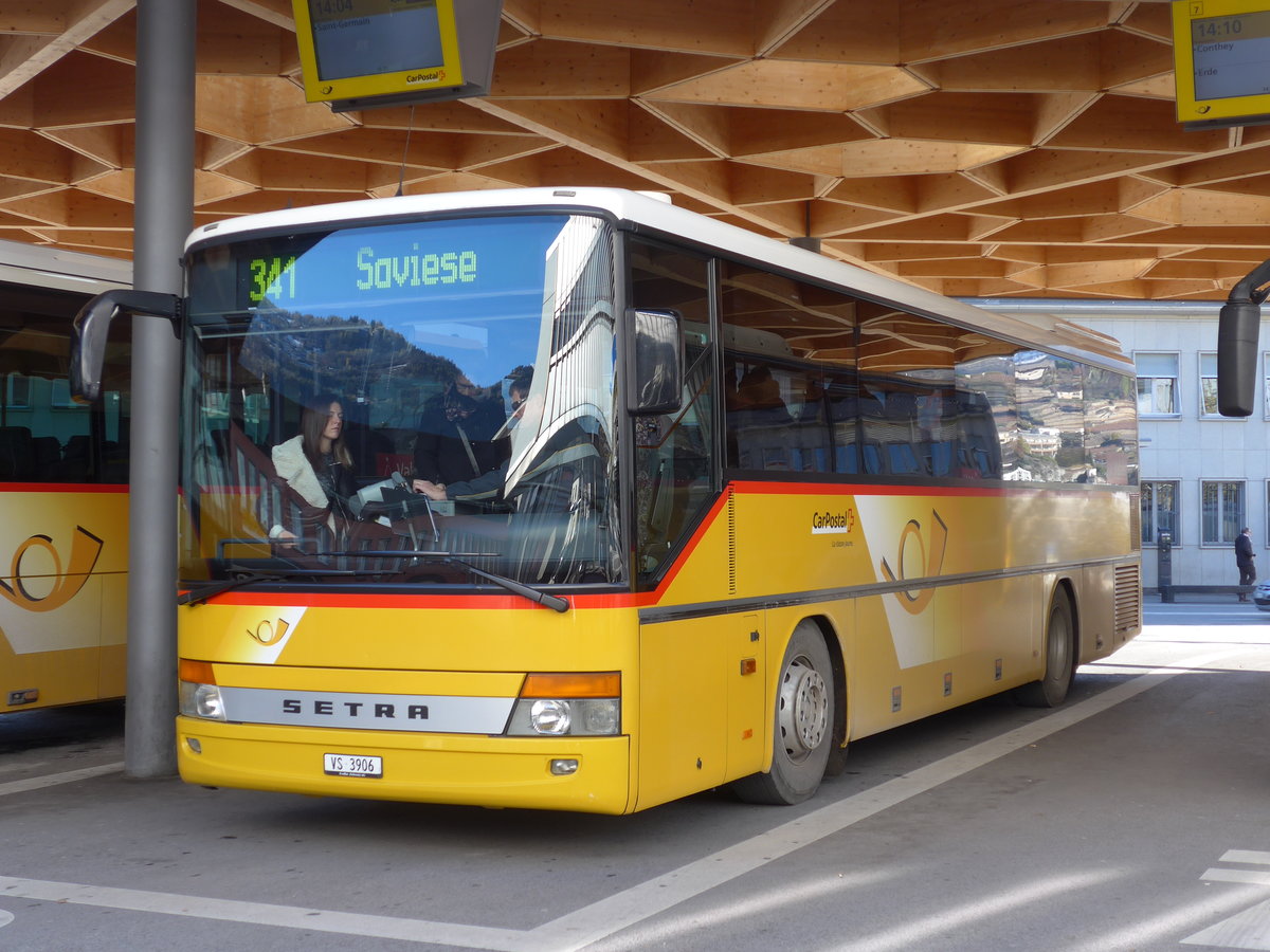 (176'615) - TRD, Savise - VS 3906 - Setra (ex Dubuis, Savise) am 12. November 2016 beim Bahnhof Sion