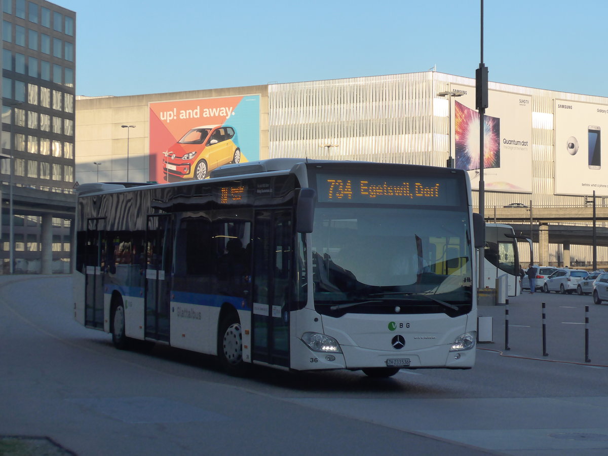 (176'974) - Maag, Kloten - Nr. 36/ZH 233'536 - Mercedes am 6. Dezember 2016 in Zrich, Flughafen