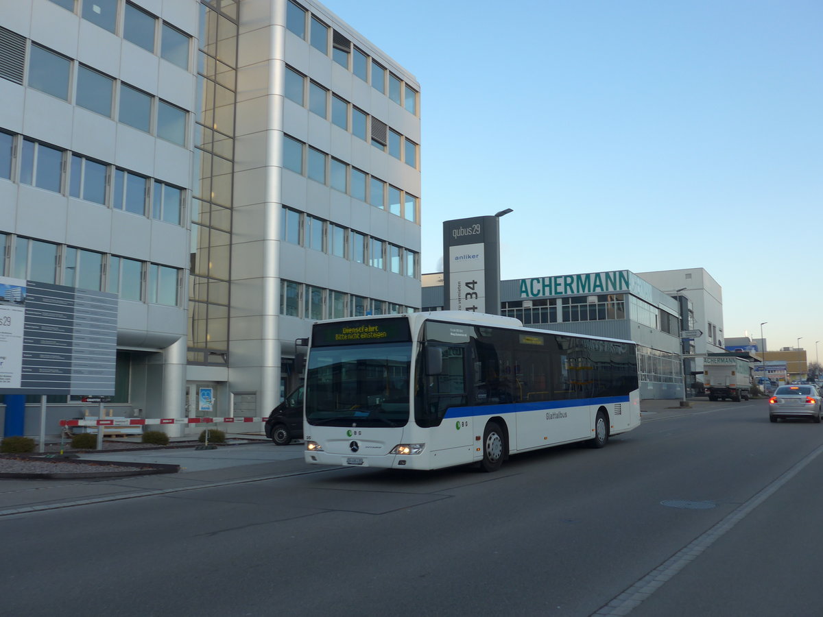 (176'983) - Maag, Kloten - Nr. 35/ZH 498'435 - Mercedes am 6. Dezember 2016 in Kloten, Oberfeld