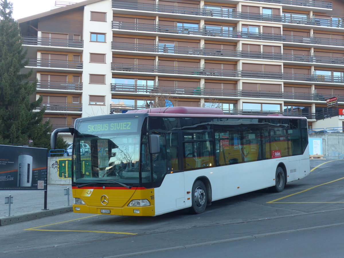 (177'238) - Lathion, Sion - Nr. 18/VS 12'989 - Mercedes (ex PostAuto Wallis Nr. 70; ex Lathion, Sion Nr. 70) am 18. Dezember 2016 in Haute-Nendaz, Tlcabine