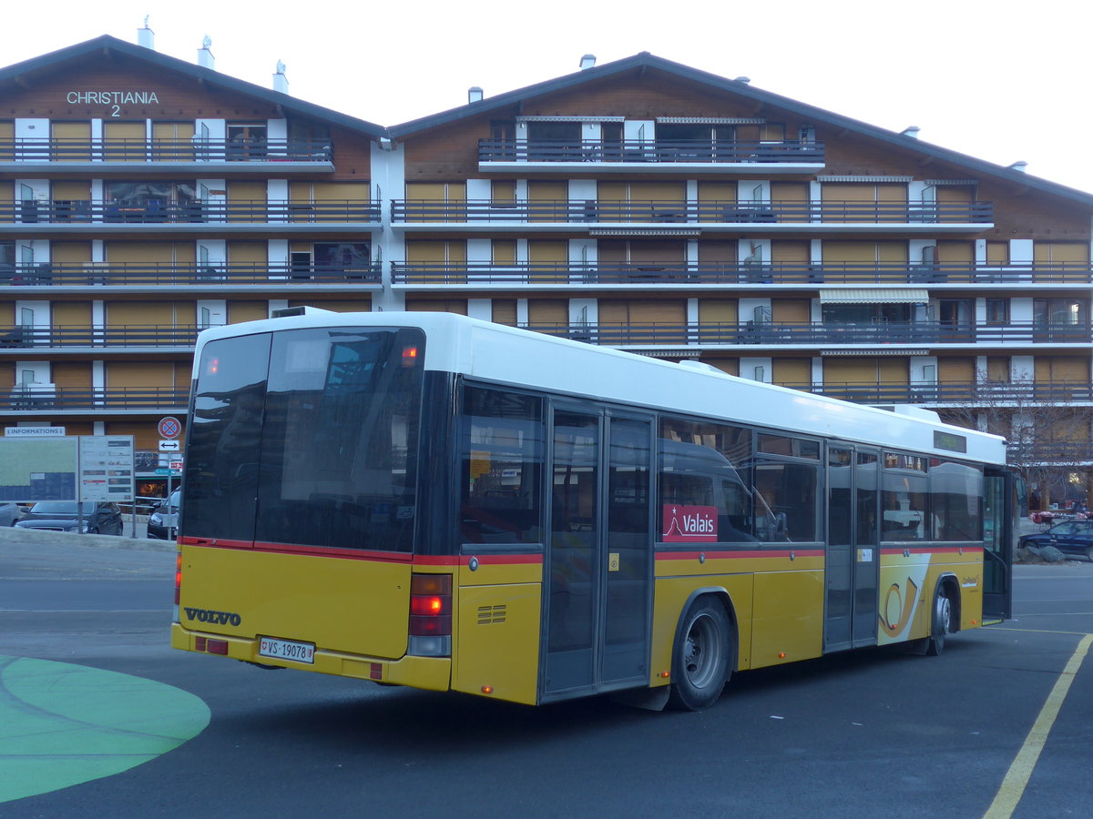 (177'260) - Lathion, Sion - Nr. 13/VS 19'078 - Volvo/Hess (ex Voegtlin-Meyer, Brugg Nr. 90) am 18. Dezember 2016 in Haute-Nendaz, Tlcabine