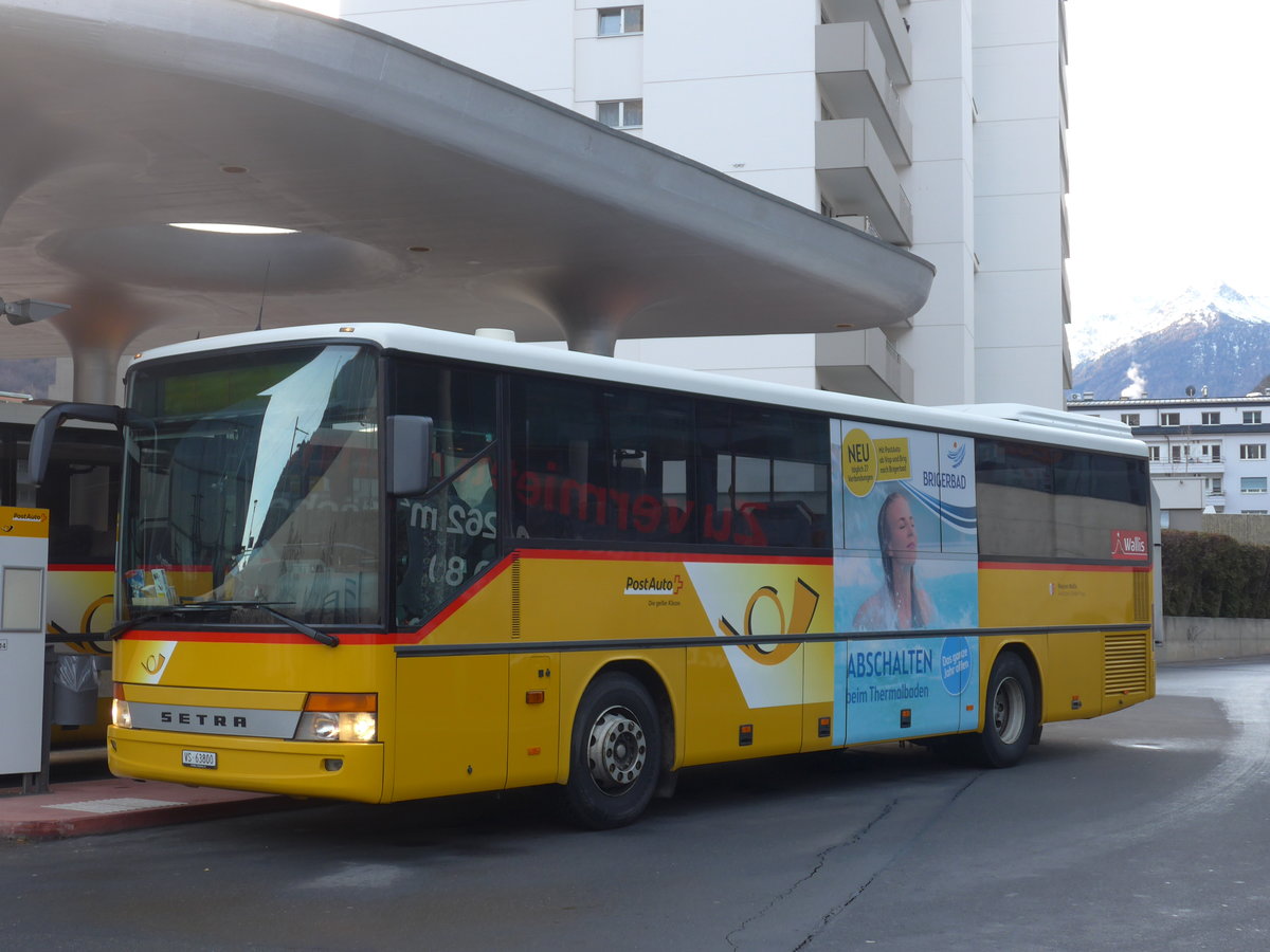 (177'346) - Autotour, Visp - VS 63'800 - Setra am 26. Dezember 2016 beim Bahnhof Visp