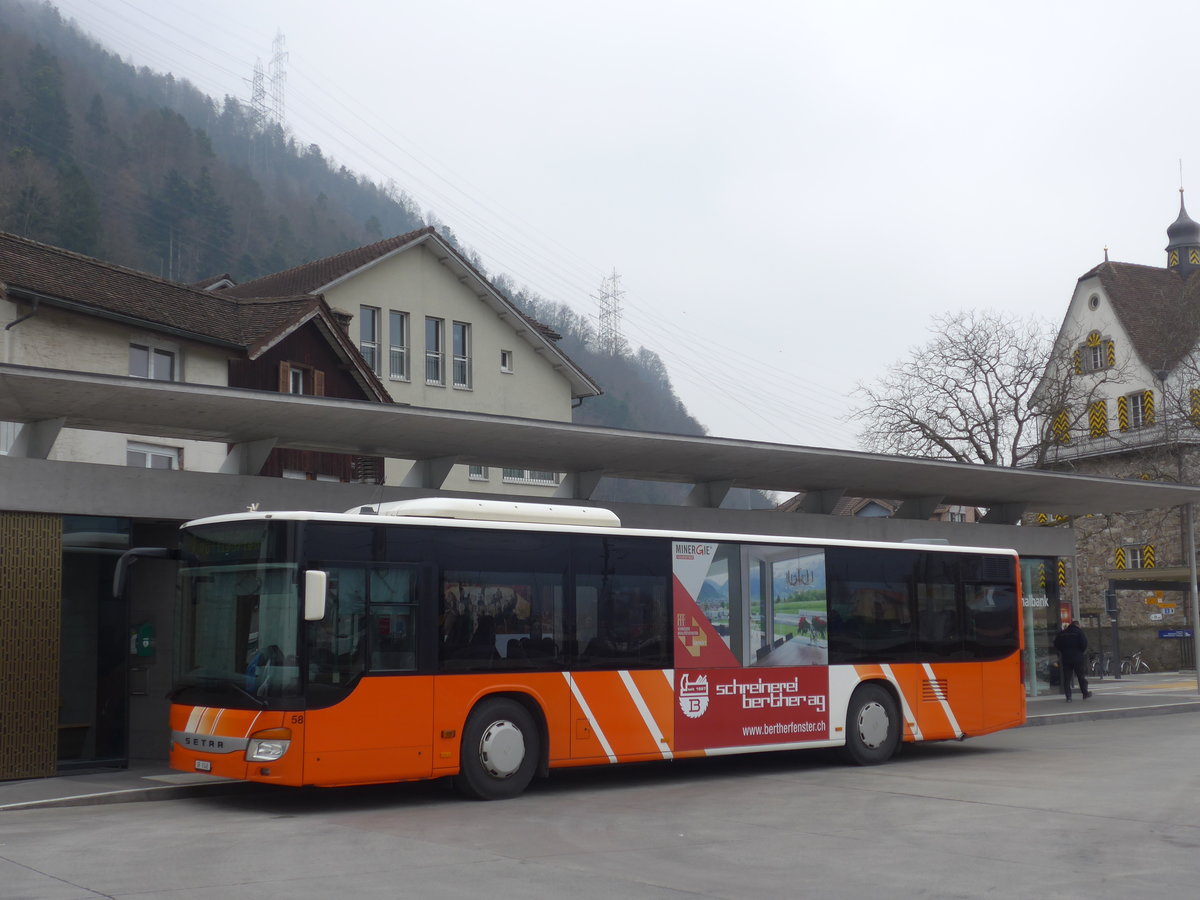 (177'477) - AAGU Altdorf - Nr. 58/UR 9348 - Setra am 30. Dezember 2016 in Flelen, Hauptplatz