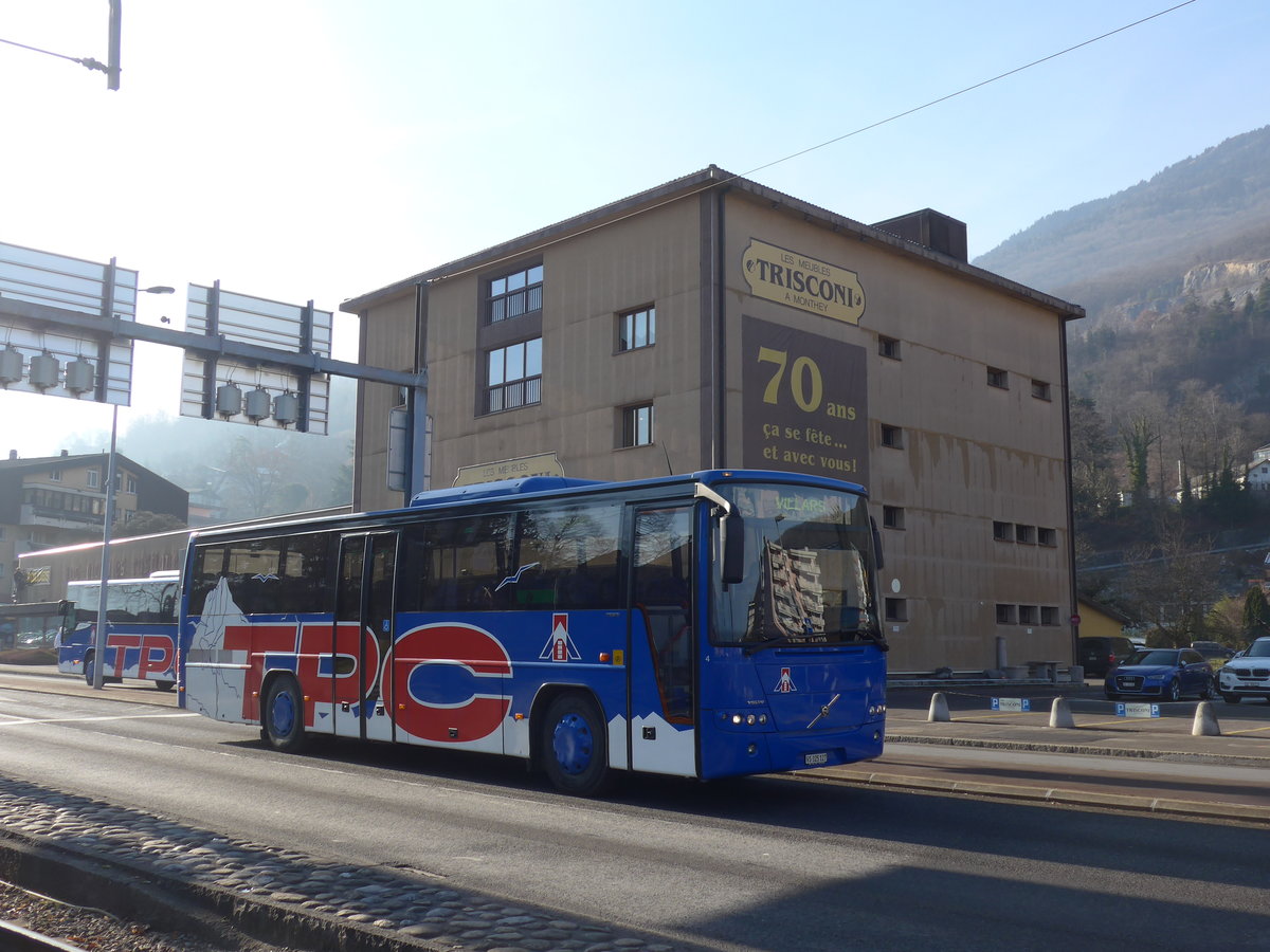 (177'586) - TPC Aigle - Nr. 4/VS 325'127 - Volvo am 2. Januar 2017 in Monthey, En Place