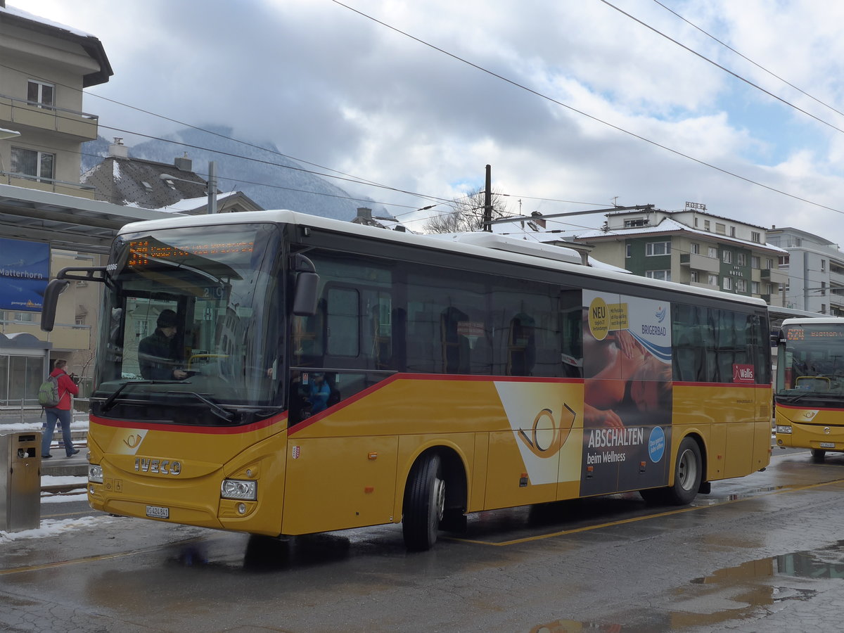 (178'036) - PostAuto Wallis - VS 424'841 - Iveco am 15. Januar 2017 beim Bahnhof Brig