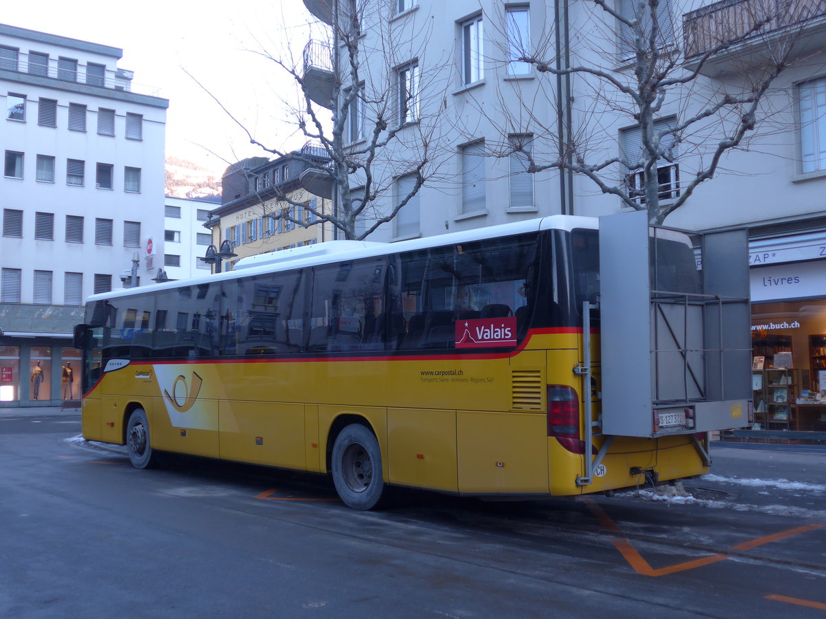 (178'075) - TSAR, Sierre - VS 127'372 - Setra am 21. Januar 2017 beim Bahnhof Sierre (prov. Haltestelle)