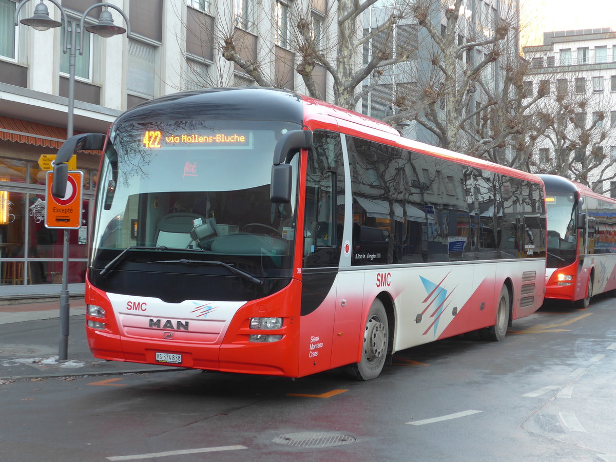 (178'084) - SMC Montana - Nr. 38/VS 374'838 - MAN am 21. Januar 2017 beim Bahnhof Sierre (prov. Haltestelle)