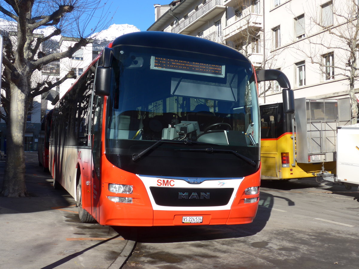 (178'128) - SMC Montana - Nr. 34/VS 224'534 - MAN am 21. Januar 2017 beim Bahnhof Sierre (prov. Haltestelle)