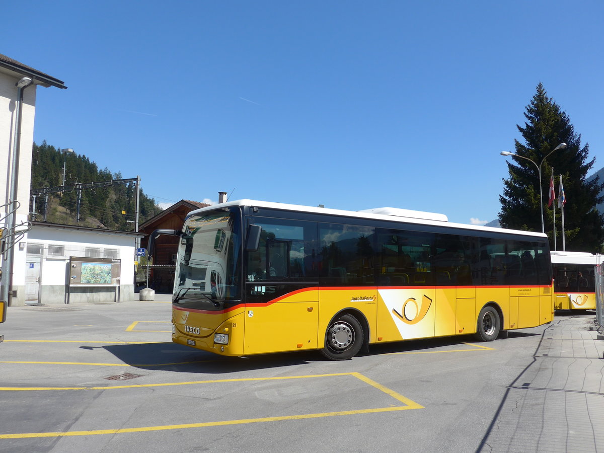 (179'585) - Fontana, Ilanz - Nr. 21/GR 105'479 - Iveco am 14. April 2017 beim Bahnhof Ilanz