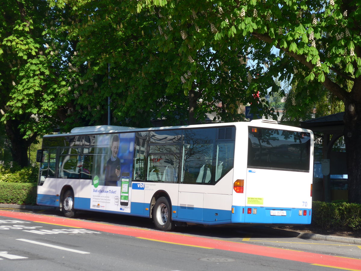 (179'743) - VBL Luzern - Nr. 70/LU 15'728 - Mercedes am 29. April 2017 beim Bahnhof Luzern