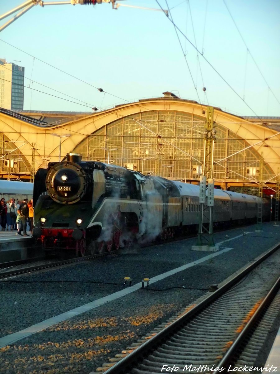 18 201 im Leipziger Hbf am 7.5.16