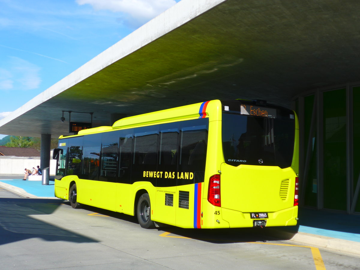 (180'260) - LBA Vaduz - Nr. 45/FL 39'845 - Mercedes am 21. Mai 2017 beim Bahnhof Schaan