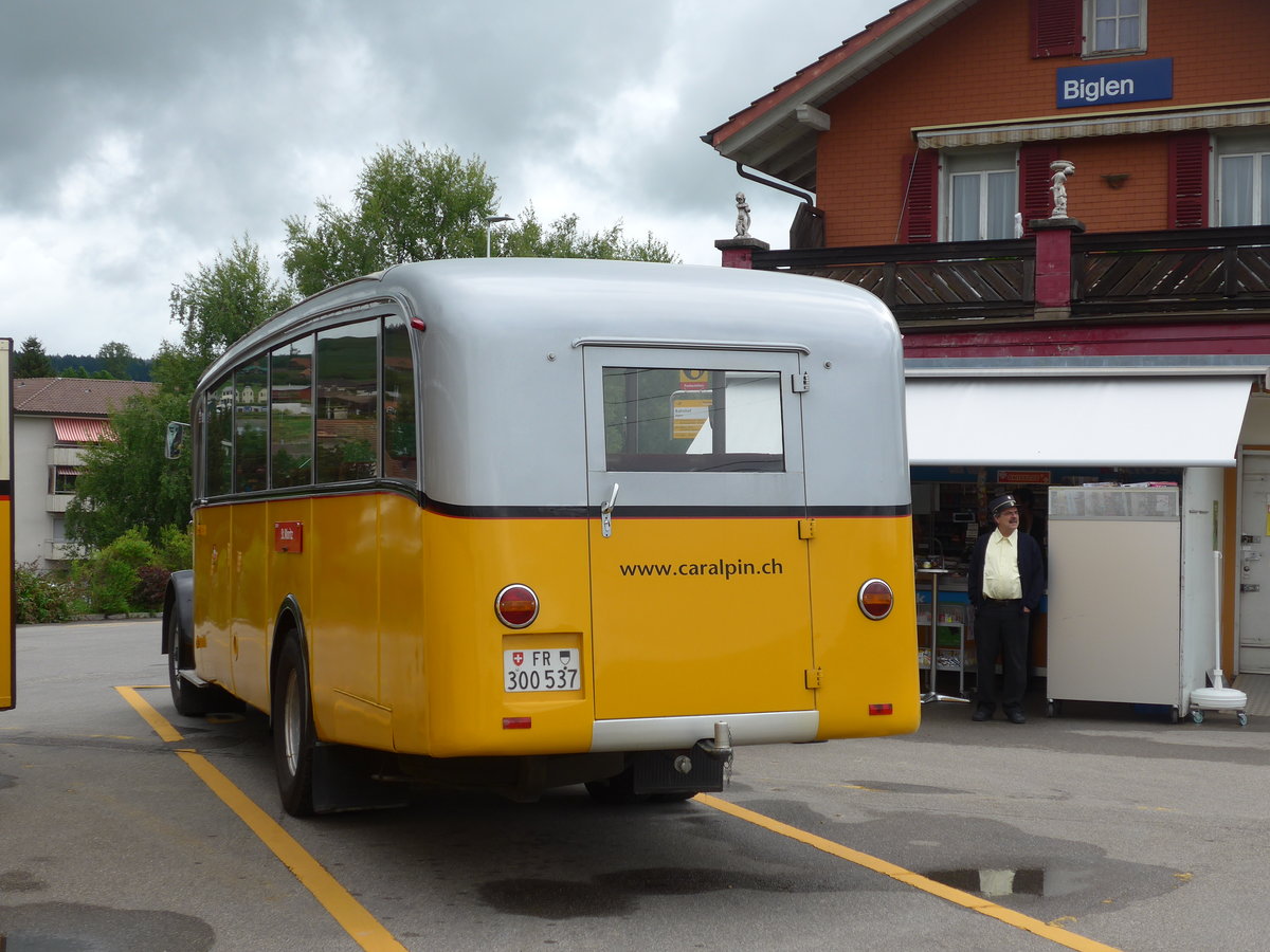 (180'912) - Schlapp, Cottens - FR 300'537 - Saurer/Saurer (ex SATEG, Lausanne; ex P 23'086; ex P 2138) am 4. Juni 2017 beim Bahnhof Biglen