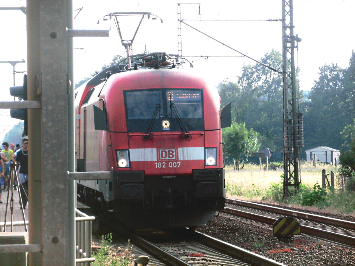 182 007 im Bahnhof Gsen (b Genthin) am 1.6.18