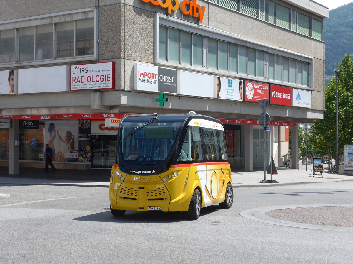 (182'204) - PostAuto Wallis - VS 451'600 - Navya am 23. Juli 2017 in Sion, Place du Midi