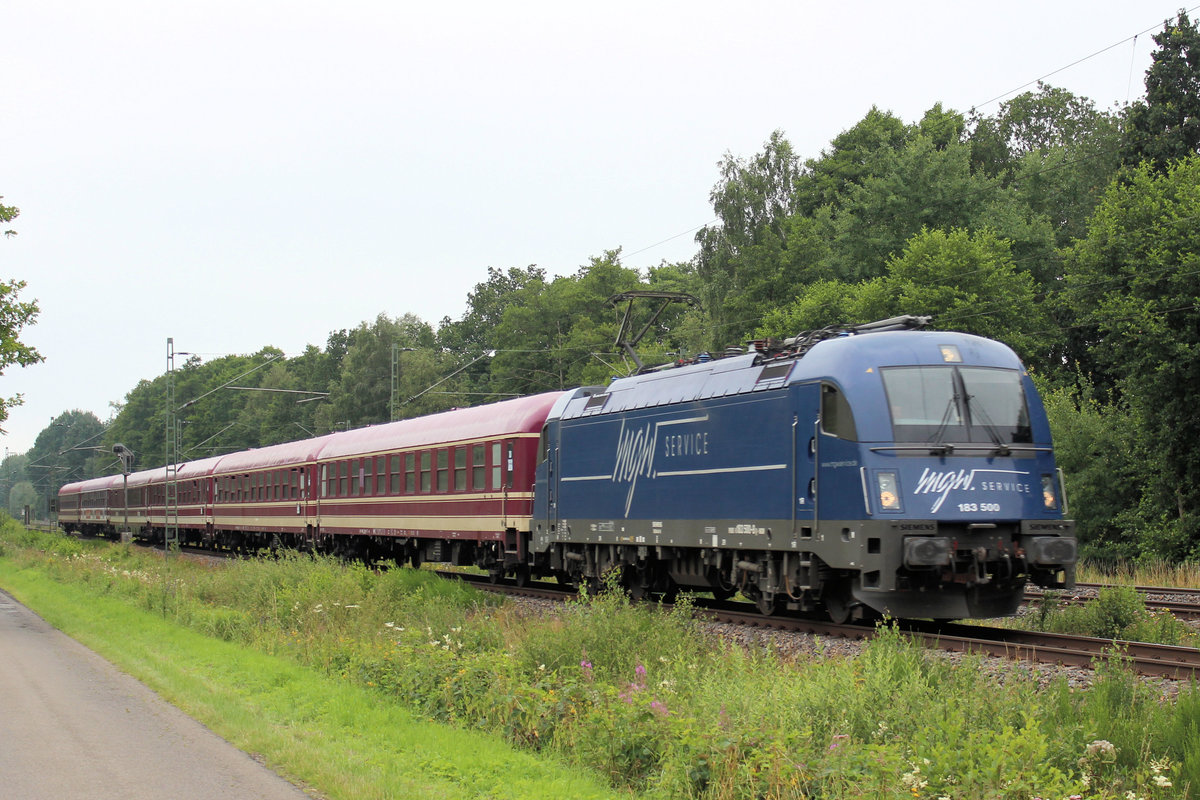 183 500-8 ist mit einen Sonderzug am Haken auf den Weg nach Hamburg zum Schlagermove. Tostedt - Dreihausen 16.07.2016