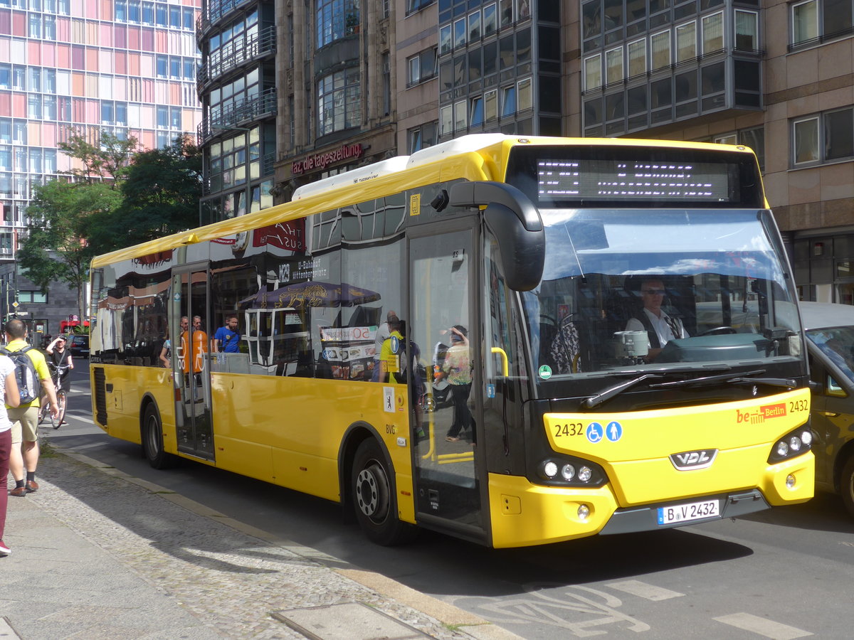 (183'191) - BVG Berlin - Nr. 2432/B-V 2432 - VDL am 9. August 2017 in Berlin, Friedrichstrasse