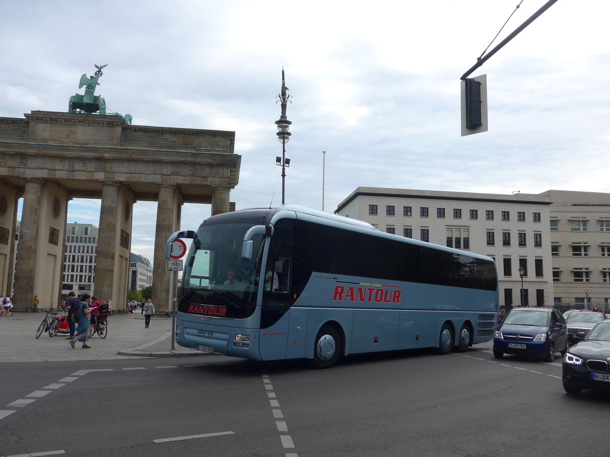 (183'265) - Aus Belgien: Rantour, Affligem - 1-JLX-590 - MAN am 10. August 2017 in Berlin, Brandenburger Tor