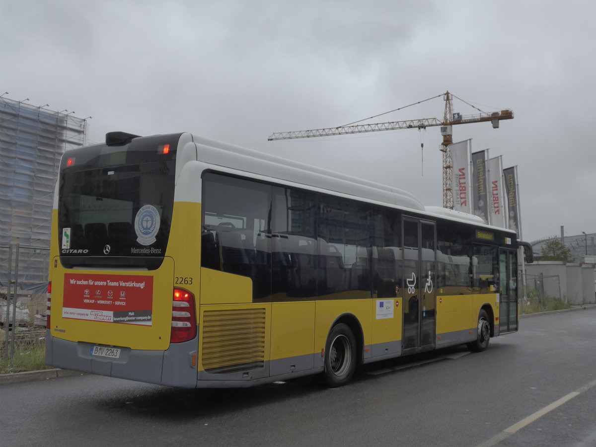 (183'503) - BVG Berlin - Nr. 2263/B-V 2263 - Mercedes am 12. August 2017 beim Hauptbahnhof Berlin