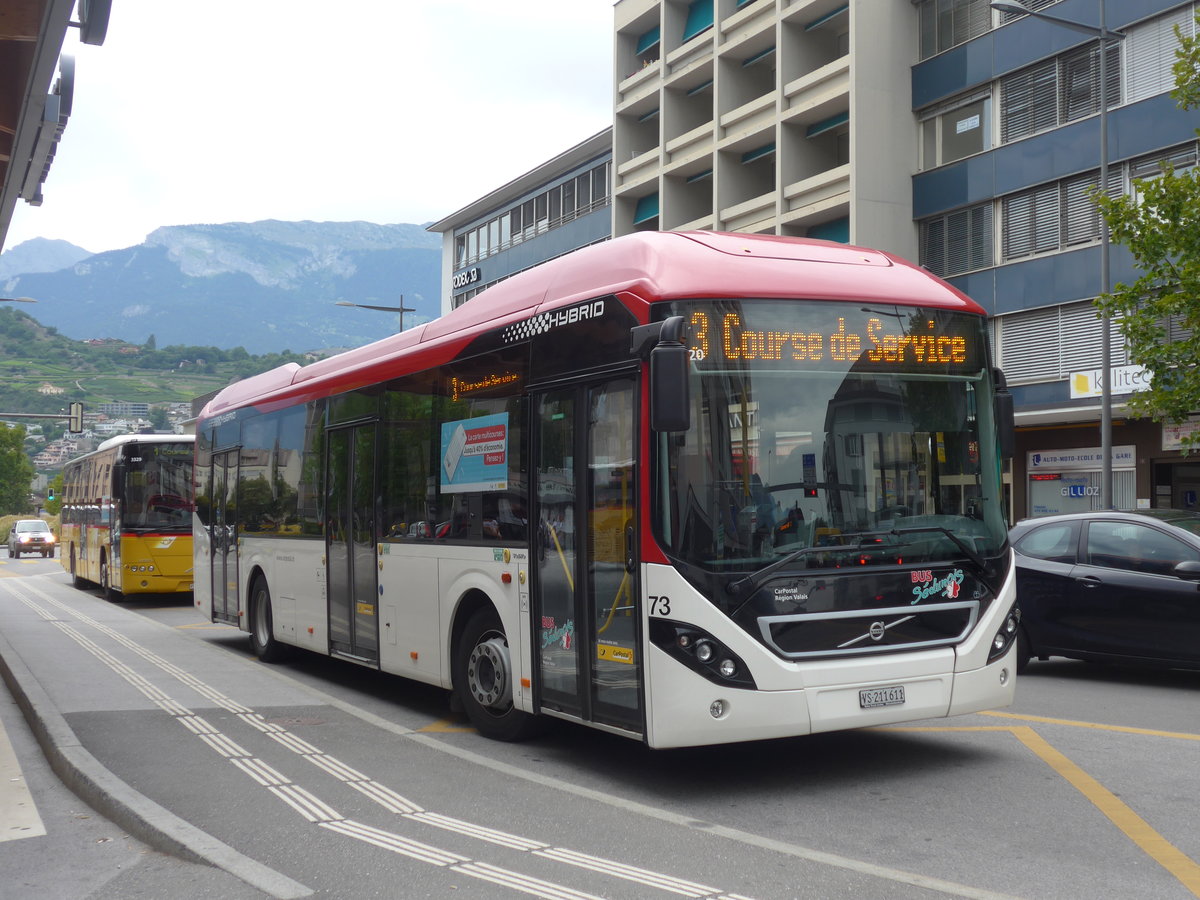 (184'056) - PostAuto Wallis - Nr. 73/VS 211'611 - Volvo (ex Lathion, Sion Nr. 73) am 24. August 2017 beim Bahnhof Sion