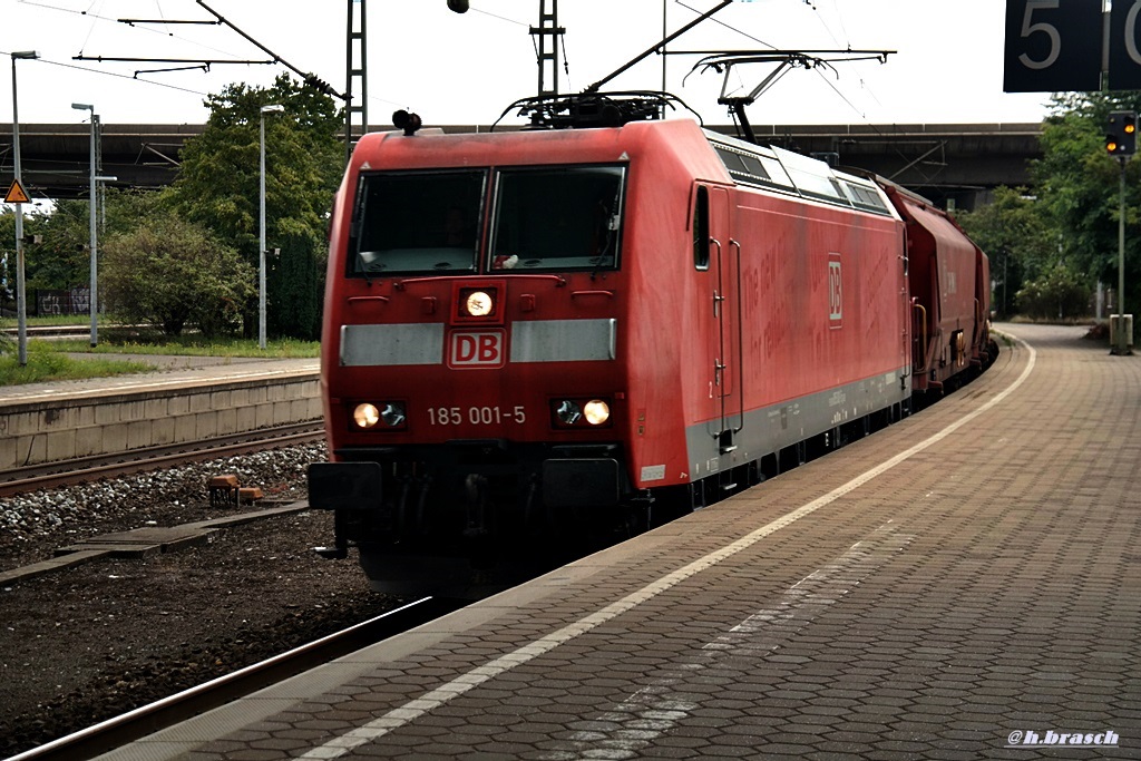 185 001-5 ist mit einen ganzzug am 22.08.14 durch hh-harburg gefahren