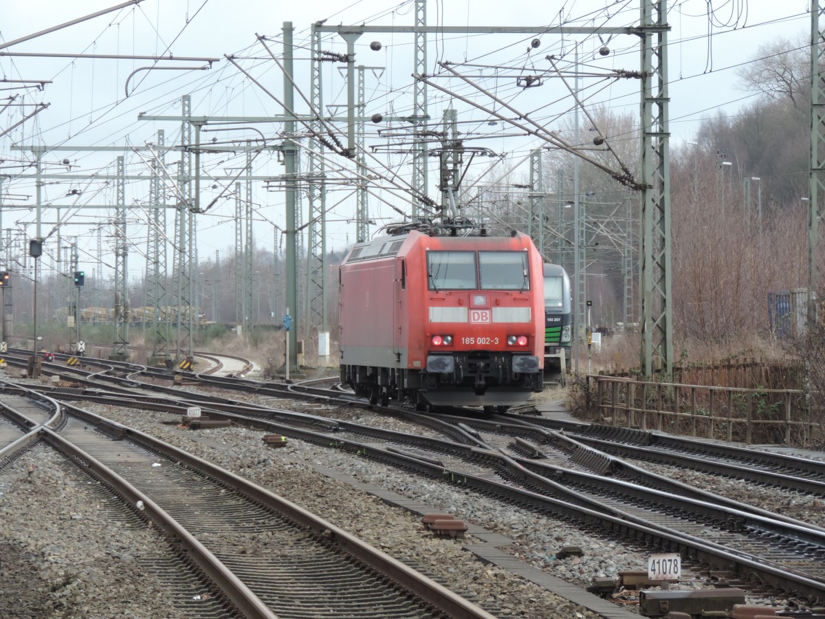 185 002-3 bei der Durchfahrt in Hamburg-Harburg gen Maschen am 22.03.2016