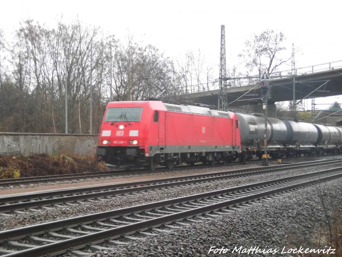 185 239-1 mit einem Gterzug kurz vor dem Bahnhof Delitzsch unt Bf am 18.12.15