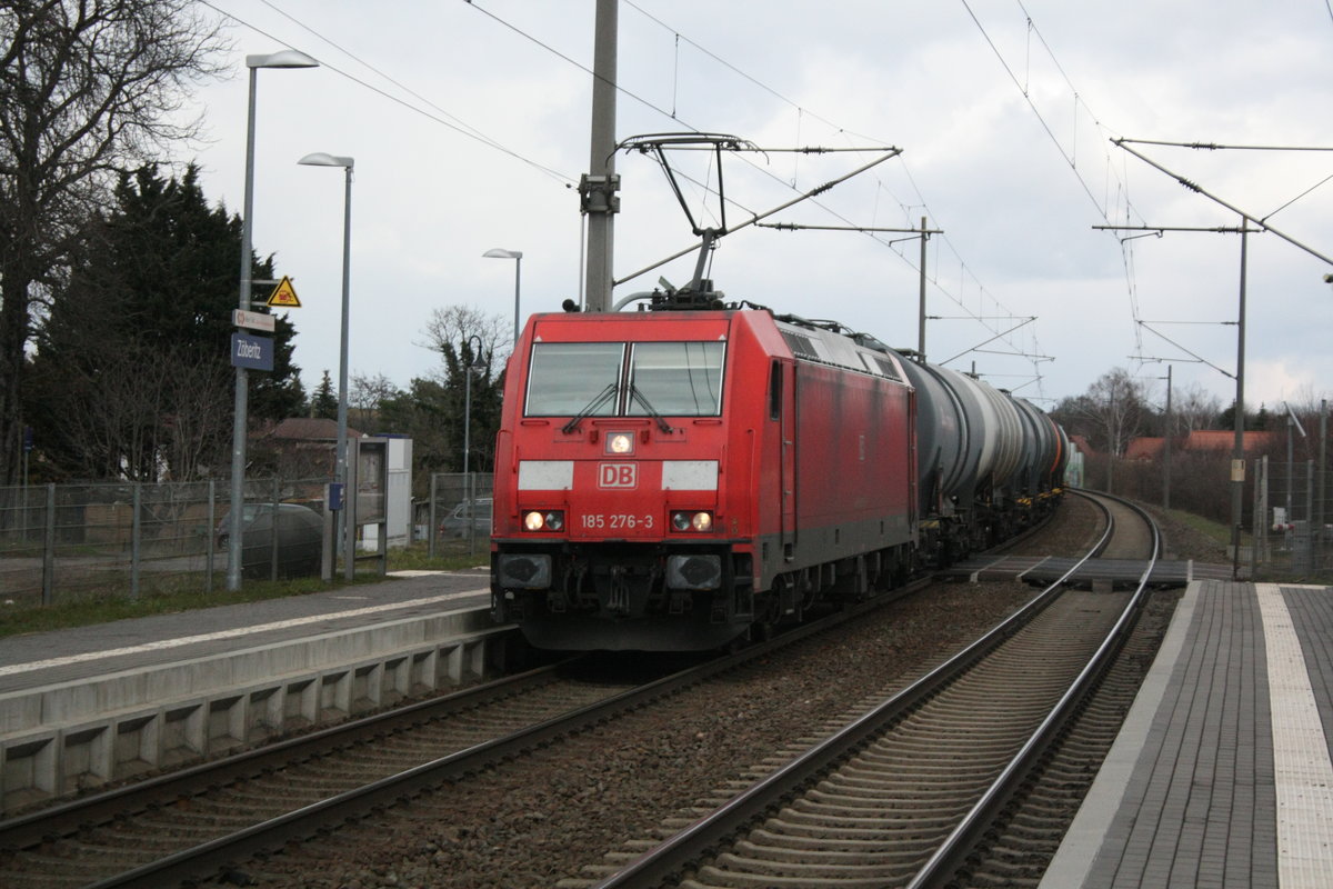 185 276 mit einem Gterzug bei der Durchfahrt im Bahnhof Zberitz am 19.3.21