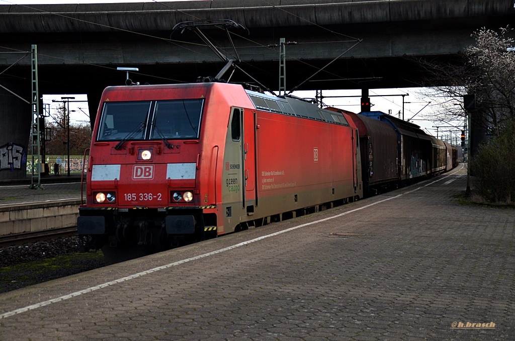 185 336-2 ist mit einen mischer durch hh-harburg gefahren,16.01.15