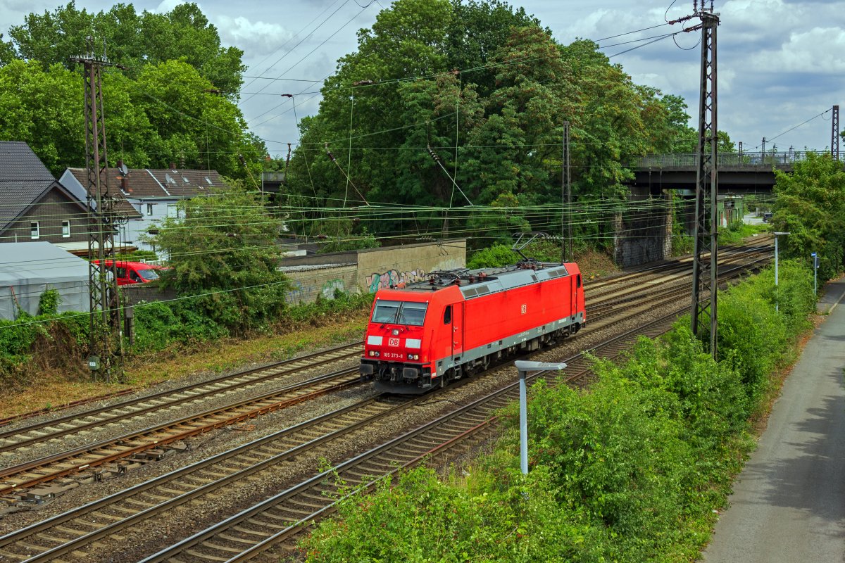 185 373 fuhr am 02.08.22 solo durch Oberhausen-Osterfeld.