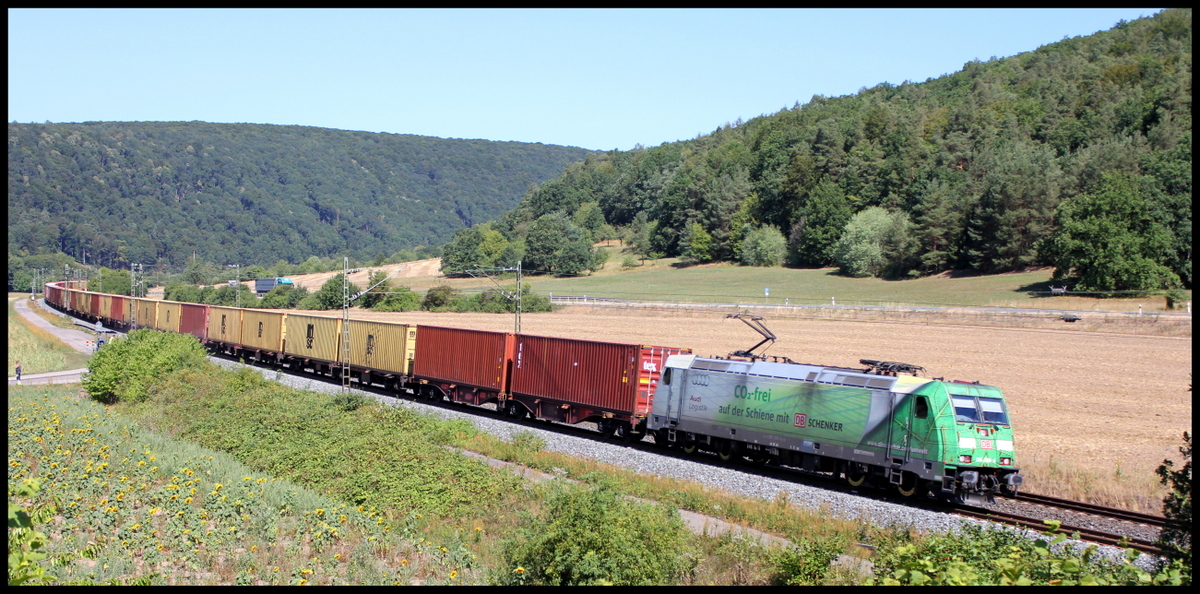 185 389 mit Containerzug am 05.08.15 bei Harrbach