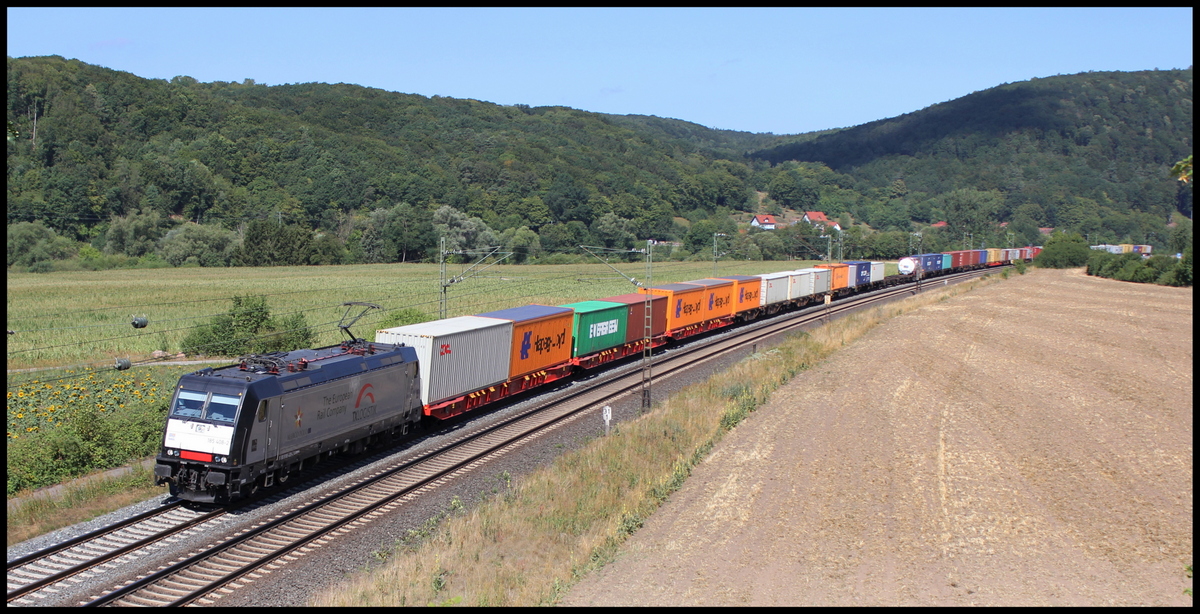 185 408 von TX mit Containerzug am 05.08.15 bei Harrbach